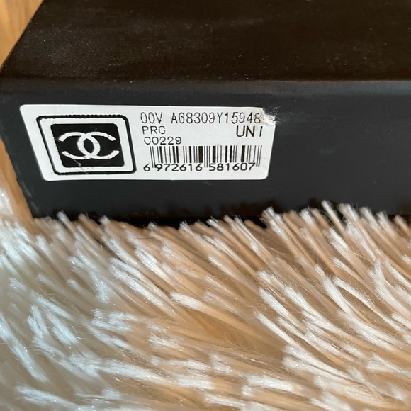 Chanel bodycross. Great for going out. Black with silver sparkle. - Picture 6 of 6